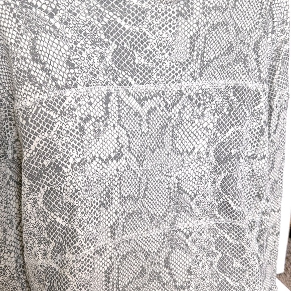 Chaser tan/grey snakeskin jacket with hoodie small - Picture 10 of 16